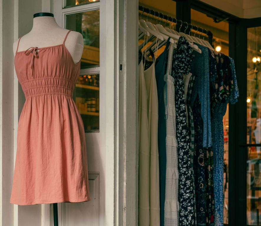 Dresses & Fashion Wear